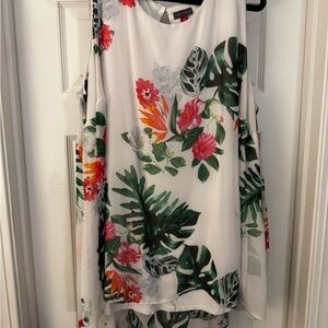 Vince Camuto Elegant White and Green High Low Tank